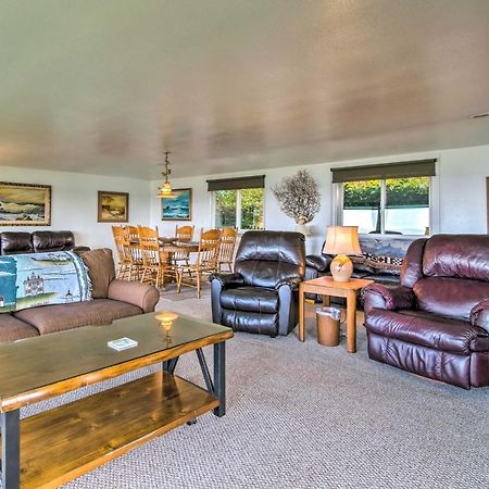 Cliffside Lighthouse Beach Home With Ocean View Coos Bay Exterior foto
