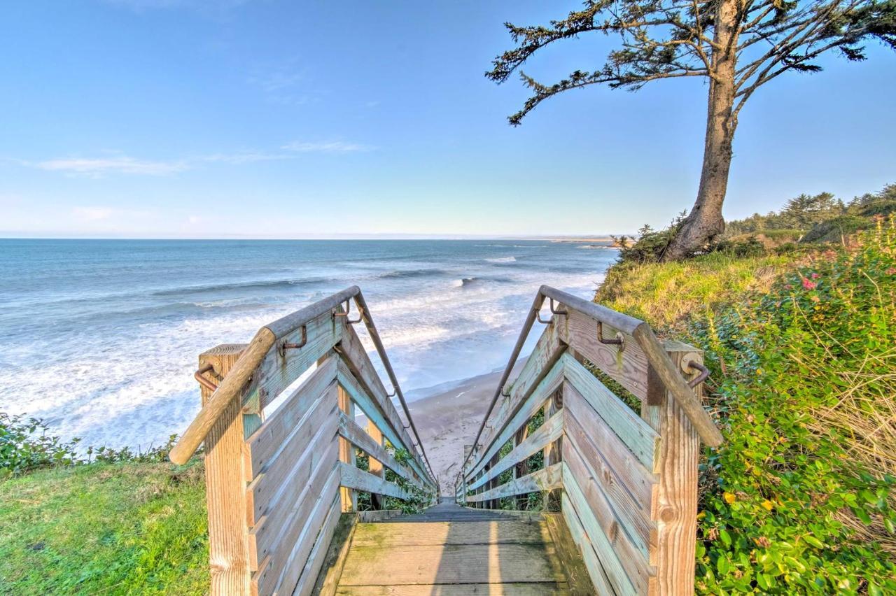 Cliffside Lighthouse Beach Home With Ocean View Coos Bay Exterior foto